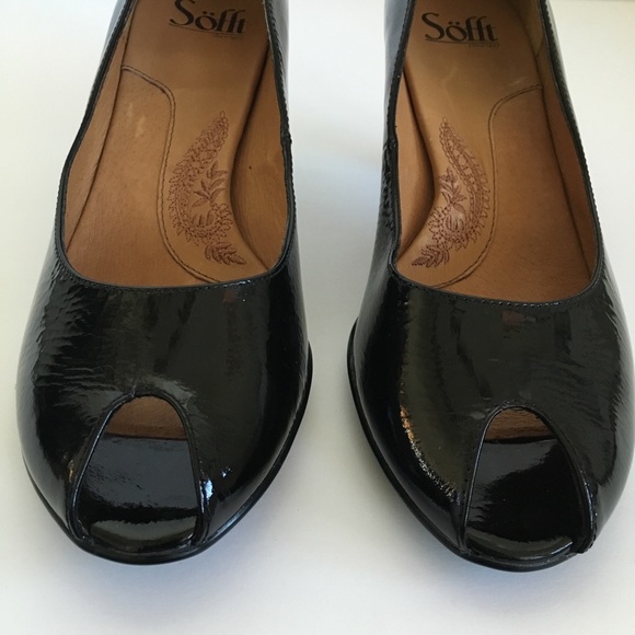 Sofft Sorrento Patent Leather Peep Toe Pumps 9 - Picture 4 of 8